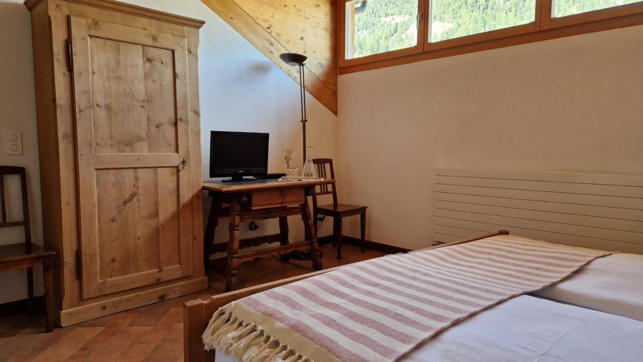 Bed and Breakfast Weisses Kreuz - Crusch Alva Самедан Экстерьер фото